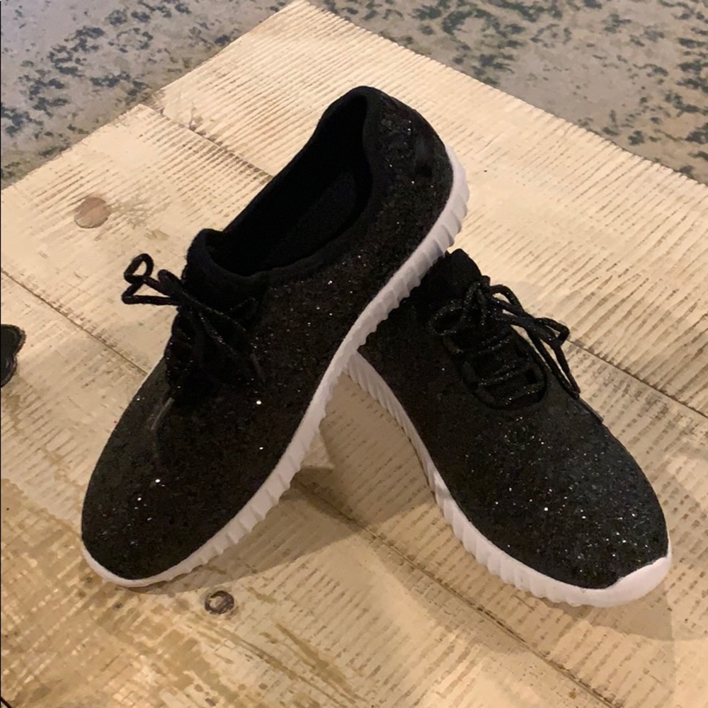 Forever Link Size 10 Black Sparkly Tennis Shoes